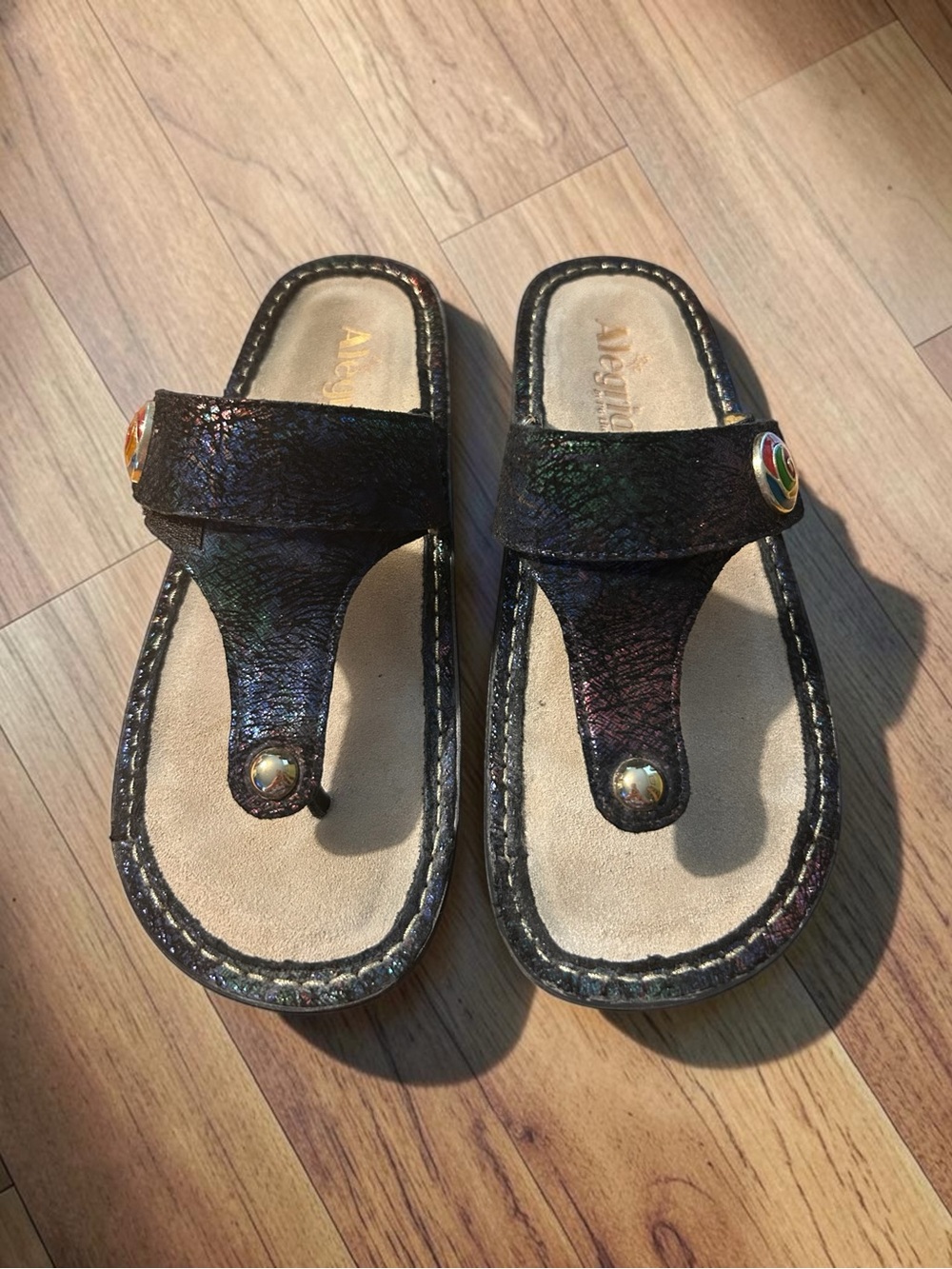 Alegria Carina Black Iridescent Toe-Post Sandals #beach #cruise #comfort
